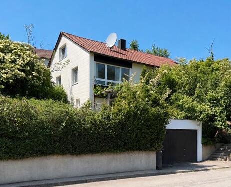 Foto - Freistehendes Wohnhaus mit ELW, Südhang- & Aussichtslage ☀️