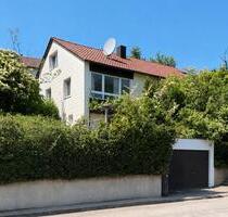 Freistehendes Wohnhaus mit ELW, Südhang- & Aussichtslage ☀️ - Pfullingen
