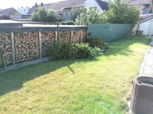 Foto - Einfamilienhaus mit Garage u. Einbauküche in ruhiger Lage
