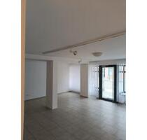 Helle Gewerbefläche in Top-Lage: 65 m² am Stadtplatz Hemau