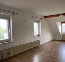 Großzügige 5-Zi-Dachgeschoss-Wohnung auf ca. 120m² Wohnfläche in einem Wohn- u. Geschäftshaus! - Ötzingen