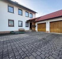 Charmante 3,5-Zimmer-Wohnung mit Balkon zu vermieten - Neuenmarkt