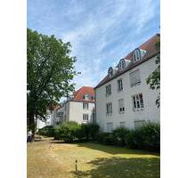 Helle 3-Zimmer-Wohnung im 2. OG mit Garage in Potsdam-Babelsberg