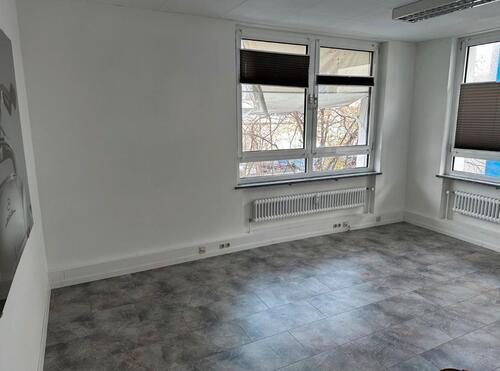 Foto - 2 helle Büroräumen im gemeinsamen Büro zu vermieten