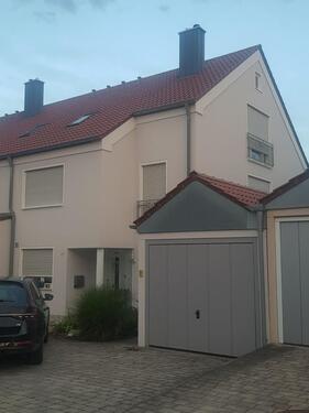 Foto - Reiheneckhaus - 1.250,00&nbsp;EUR Kaltmiete, ca.&nbsp; 164,00&nbsp;m&sup2;