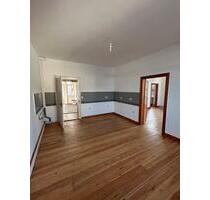 Wunderschöne Altbauwohnung 2 Z.KB & Balkon am Neufferpark - Pirmasens