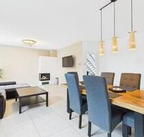 Großzügiges Einfamilienhaus mit Garage, Carport & Garten - Herzlake