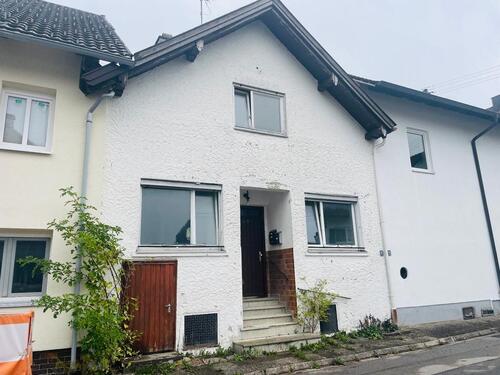 Foto - Wohnhaus mit Sanierungsbedarf - 190.000,00&nbsp;EUR Kaufpreis, ca.&nbsp; 140,00&nbsp;m&sup2;