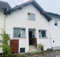 Wohnhaus mit Sanierungsbedarf - 190.000,00&nbsp;EUR Kaufpreis, ca.&nbsp; 140,00&nbsp;m&sup2; in Fuchstal (PLZ: 86925)