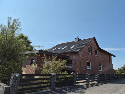 Foto - 2 Fam Haus - 335.000,00&nbsp;EUR Kaufpreis, ca.&nbsp; 240,00&nbsp;m&sup2;