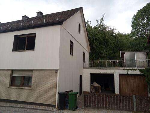Foto - Haus mit kleinem Garten und großer Terasse, Doppelgarage, EBK