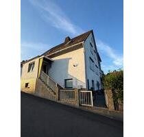 Charmantes Zweifamilienhaus mit großem Potenzial in Sackgasse - Herborn