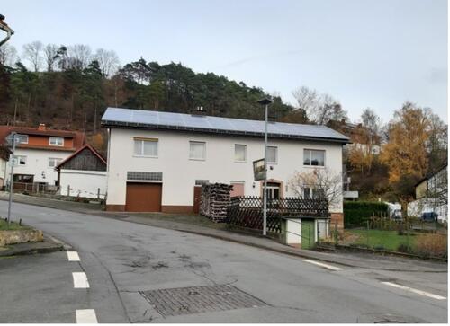 Foto - Ein- bis Zweifamilienhaus mit zwei Garagen & Garten Nähe Edersee
