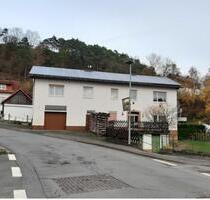 Ein- bis Zweifamilienhaus mit zwei Garagen & Garten Nähe Edersee - Waldeck