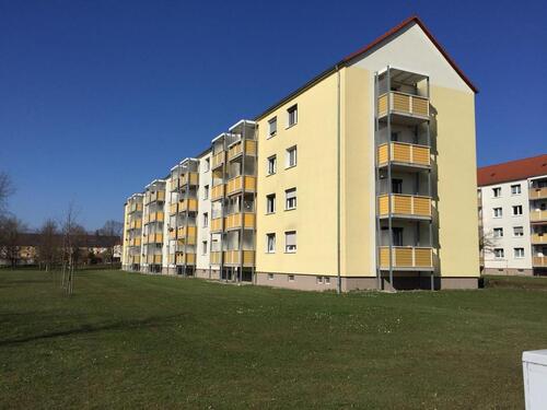 Foto - 3-Raum-Wohnung, Balkon, Bad mit Wanne und Fenster