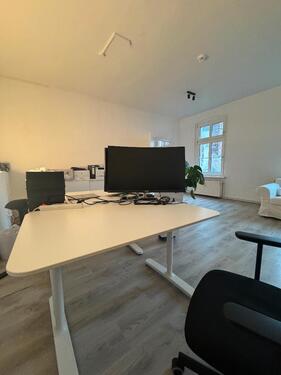 Foto - Zwei Schreibtischplätze GW 21 im ruhigen Prenzlauer Berg – WLAN, Kaffee & Hund.