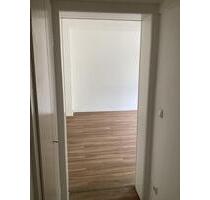 Charmante 2-Zimmer-Wohnung mit Tageslichtbad - Wiesbaden Klarenthal