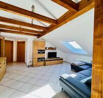 Charmante DG-Wohnung mit 2 Balkonen in Erlenbach - Untergruppenbach