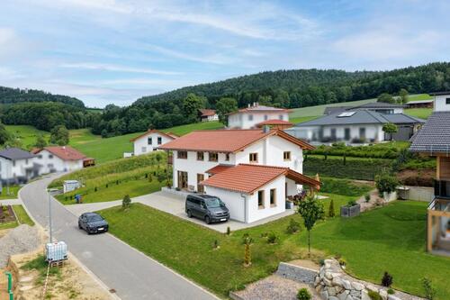 Foto - 6 Zimmer Mehrfamilienhaus, Wohnhaus in Teisnach
