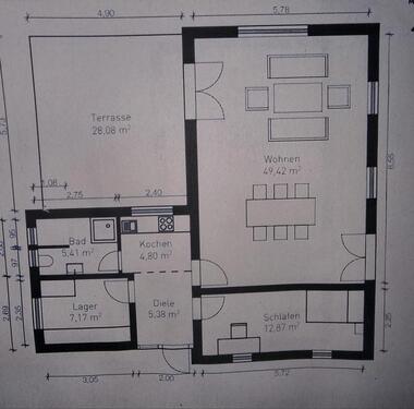 Foto - Freistehendes kleines Haus mit Garten und zwei Stellplätzen