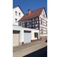 ---Saniert Renoviert---Wohnhaus mit Gewerbe,Lager,große Garage - Bad Arolsen
