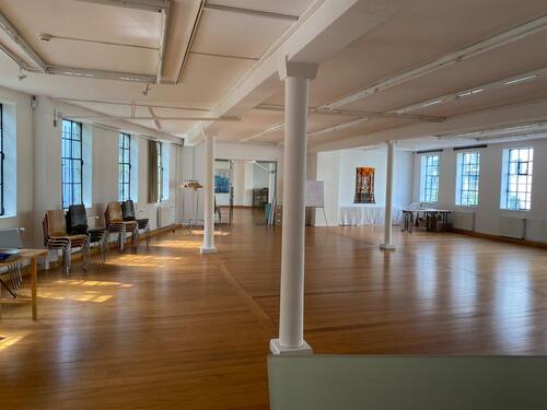 Foto - Lichtes Loft in Bahrenfeld für Körper-Energiearbeit, Seminare