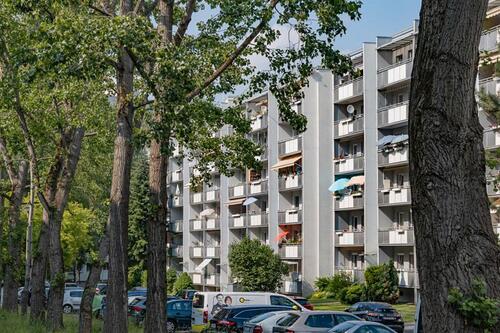 Foto - Wir sanieren für Sie: 1-Zimmerwohnung mit Balkon, Aufzug, Bad mit Dusche!