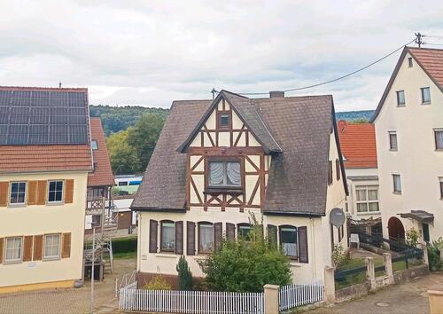 Foto - Freihstehendes Backsteinhaus in Wernau