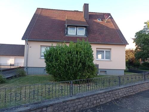 Foto - Vermiete saniertes Einfamilienhaus mit 8 Zimmern nahe Weinbergen