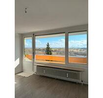 Frisch renovierte 3 Zimmer Wohnung mit großem Balkon & Tiefgarage - Villingen-Schwenningen