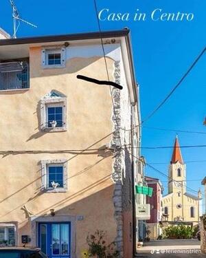 Foto - Vermiete längerfristig saniertes Stadthaus in Brtonigla.