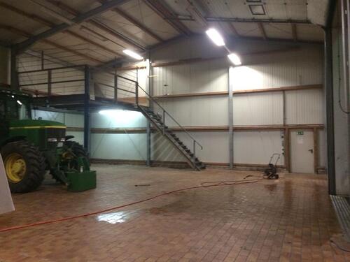 Foto - Gewerbehalle Lagerhalle Stellplätze
