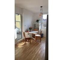 Vollmöblierte Dachgeschoss-Wohnung in Tempelhof 1400€ Kaltmiete - Berlin Tempelhof-Schöneberg