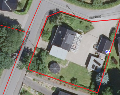 Foto - Einfamilienhaus mit Garage + Carports