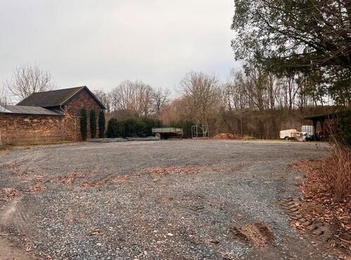 Foto - Stellplätze für Anhänger, Wohnwagen, Pferdeanhänger usw.