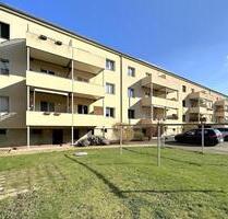 Gepflegte, helle 2-Raum-Wohnung mit EBK und großem Balkon - Leipzig Süd