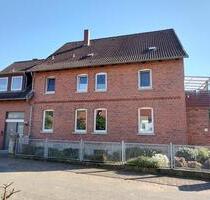 Sanierte helle 4 Zimmer Wohnung mit Veranda in Steinbergen - Rinteln