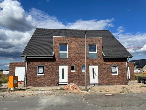 Foto - Erstbezug Neubau Doppelhaushälfte Garten, Klimaanlage, EXTRAS