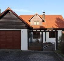 Gepflegtes Einfamilienhaus mit hochwertigem Holzausbau - Oettingen in Bayern