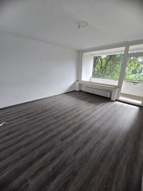 Foto - Geräumige 3-Zimmer-Wohnung mit Balkon in Duisburg
