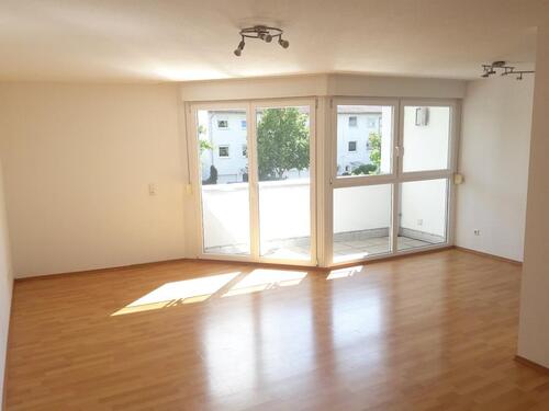 Foto - 2,5 Zimmerwohnung mit Tageslichtbad und Tiefgaragenstellplatz