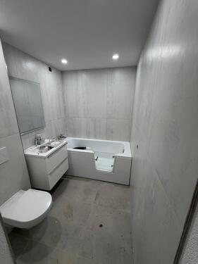 Foto - Großzügige und helle sanierte 2 Zimmer Wohnung 63qm Balkon Garage