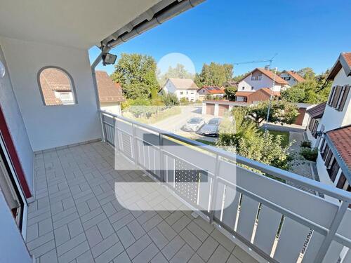 Foto - Irsee: Großzügige 3-Zimmer-Wohnung mit zwei Balkonen in gepflegtem Dreifamilienhaus