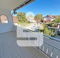 Irsee: Großzügige 3-Zimmer-Wohnung mit zwei Balkonen in gepflegtem Dreifamilienhaus