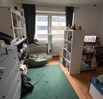 Zentrales WG-Zimmer in 2-er WG - 300,00&nbsp;EUR Kaltmiete, ca.&nbsp; 64,00&nbsp;m&sup2; in Gießen (PLZ: 35390)