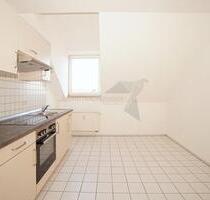 !! Wohnen am Küchwald !! Helle 2 Raum DG-Wohnung mit Einbauküche und Tageslichtbad - Chemnitz Altendorf