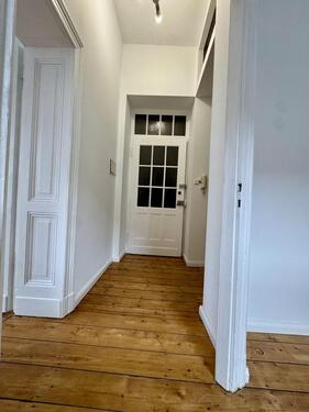 Foto - Wunderschöne, kernsanierte, WG-geeignete 4 Zi.-Altbau-Whg. m. Einbauküche zentral in Friedrichstadt!