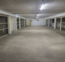 Tiefgaragenstellplatz zu vermieten – Sicher, trocken und bequem - Duisburg Großenbaum