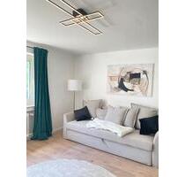 Hochwertig kernsanierte und komplett möblierte 1-Zimmer-Wohnung - München Schwabing-Freimann