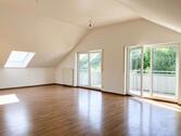 Foto - Große RENOVIERTE 4-Raum Dachgeschosswohnung mit Balkon in Klingenthal